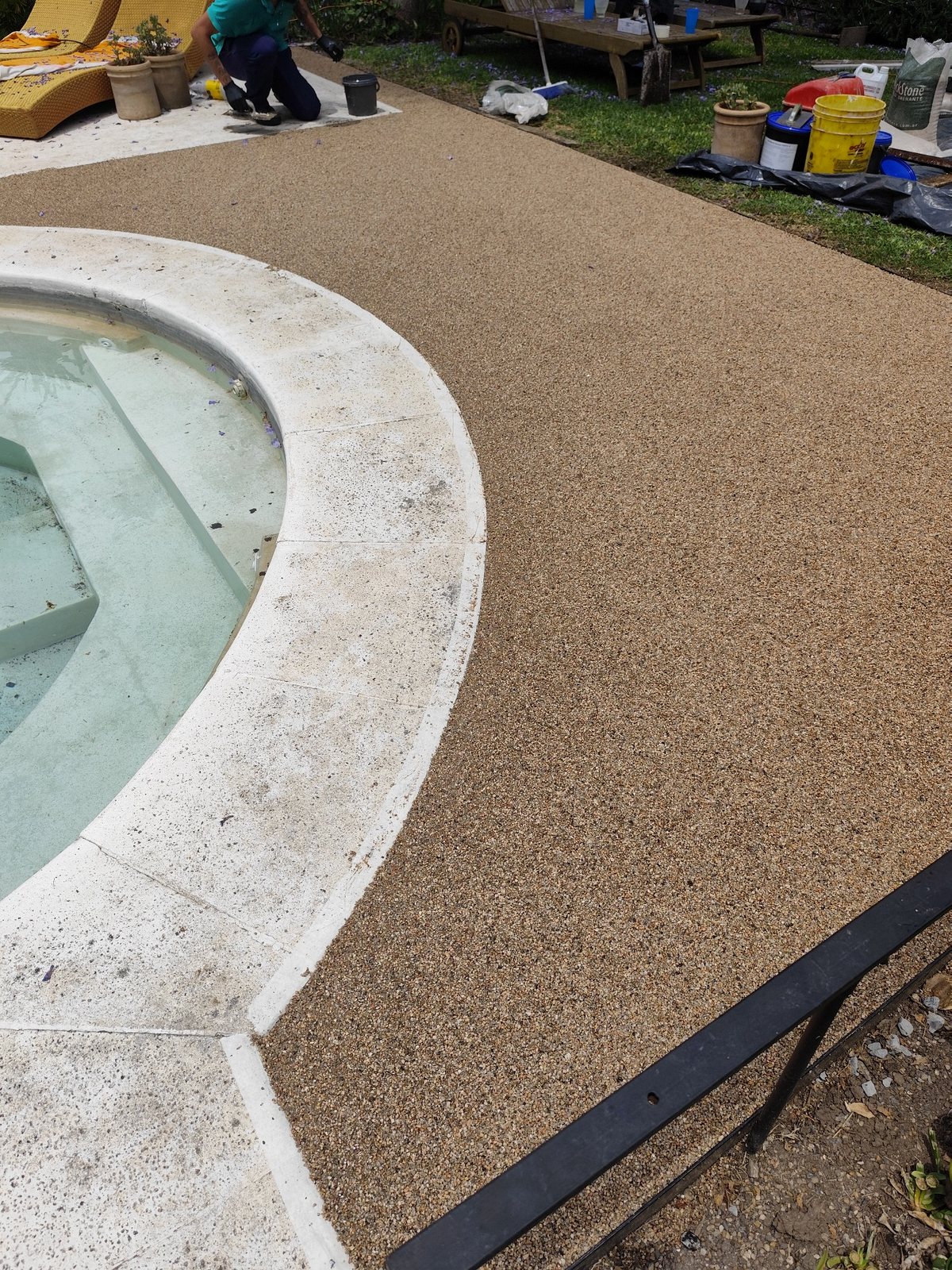 Perímetro curvo de piscina